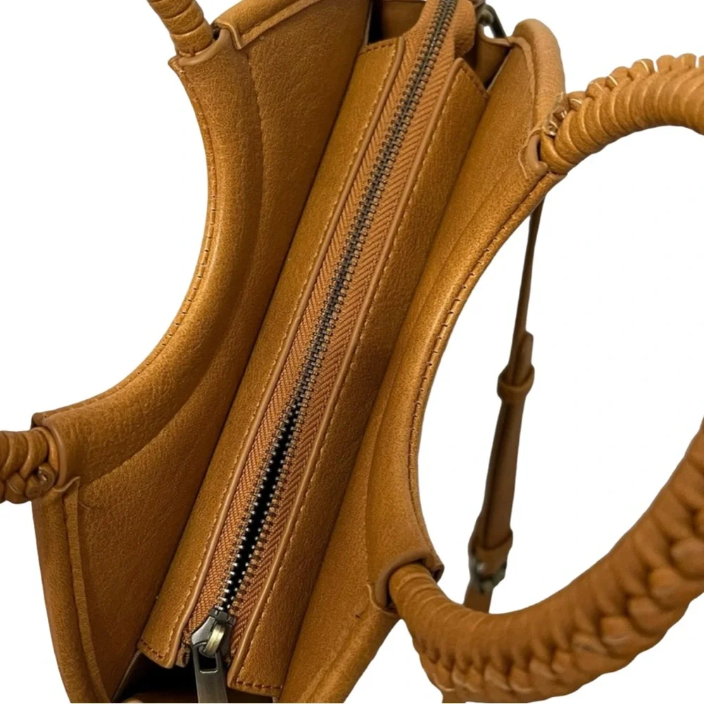 Round Woven Satchel - Picture 9 of 10